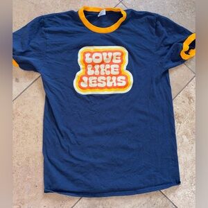 Love Like Jesus T-Shirt sz M
